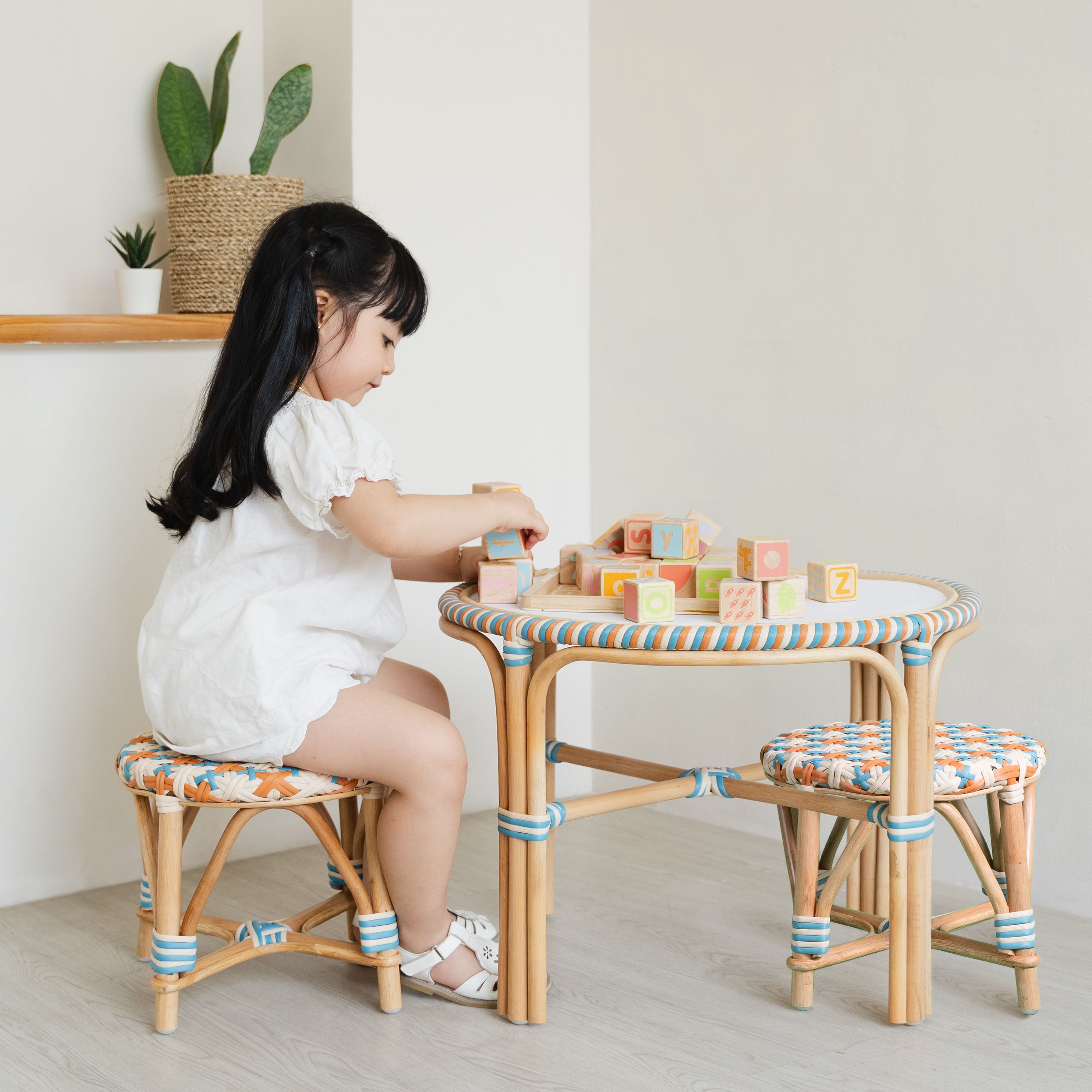 Xander Kids Table & Set of Xander Kids Stools